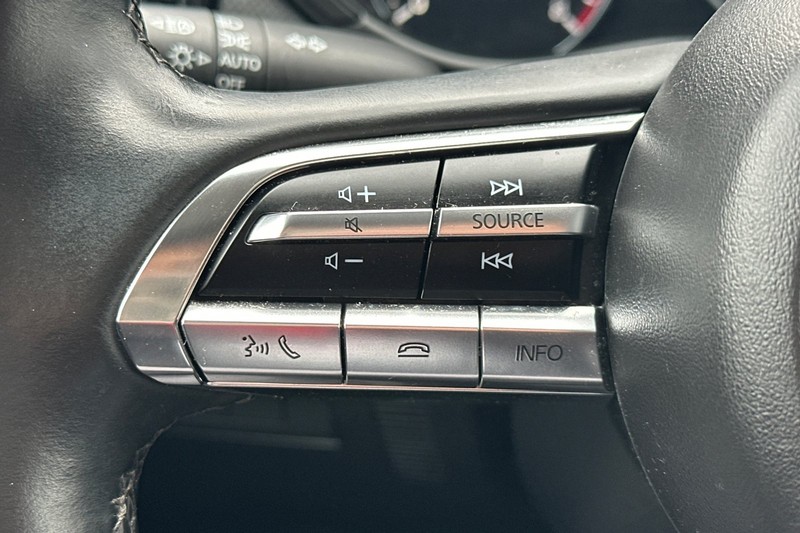 Mazda CX-50 Vehicle Full-screen Gallery Image 37