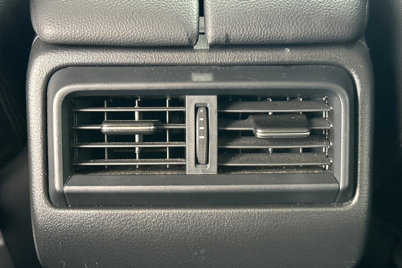 Mazda CX-50 Vehicle Full-screen Gallery Image 44