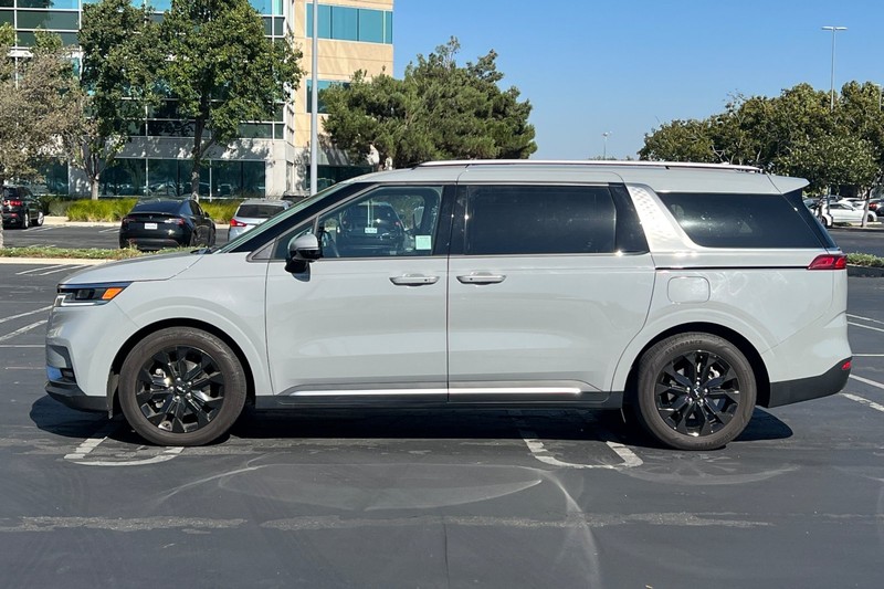 Kia Carnival Vehicle Full-screen Gallery Image 07