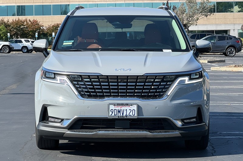 Kia Carnival Vehicle Full-screen Gallery Image 08