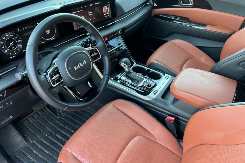 Kia Carnival Vehicle Full-screen Gallery Image 09