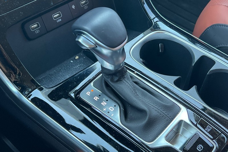 Kia Carnival Vehicle Full-screen Gallery Image 32