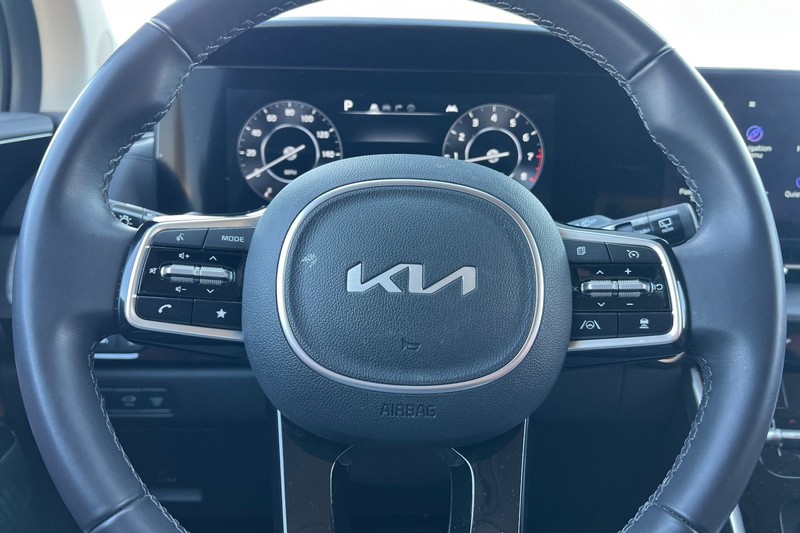 Kia Carnival Vehicle Full-screen Gallery Image 34