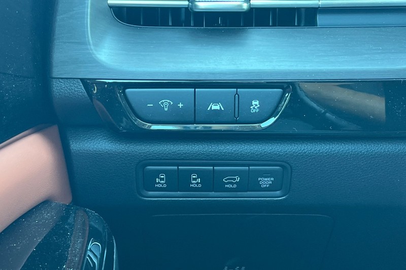 Kia Carnival Vehicle Full-screen Gallery Image 41