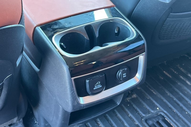 Kia Carnival Vehicle Full-screen Gallery Image 42