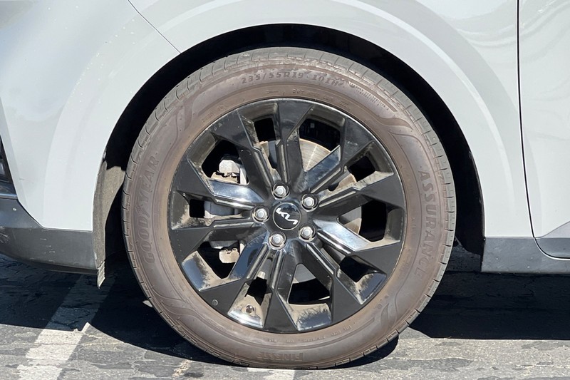 Kia Carnival Vehicle Full-screen Gallery Image 45