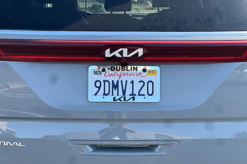 Kia Carnival Vehicle Full-screen Gallery Image 49