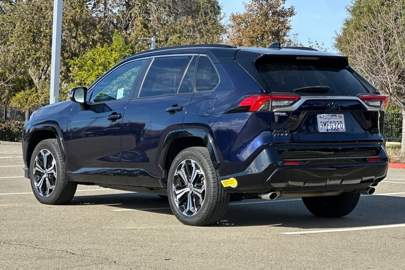 Toyota RAV4 Prime Vehicle Full-screen Gallery Image 06