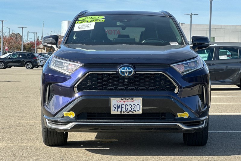 Toyota RAV4 Prime Vehicle Full-screen Gallery Image 09