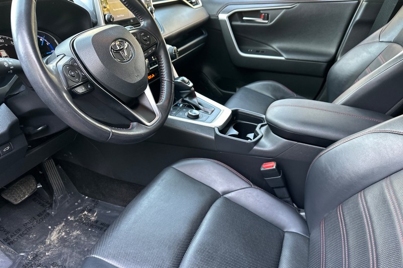 Toyota RAV4 Prime Vehicle Full-screen Gallery Image 10