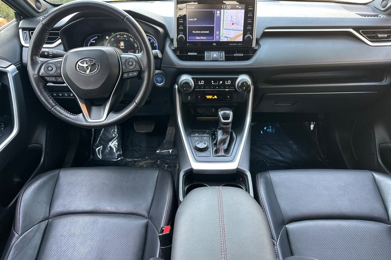 Toyota RAV4 Prime Vehicle Full-screen Gallery Image 15