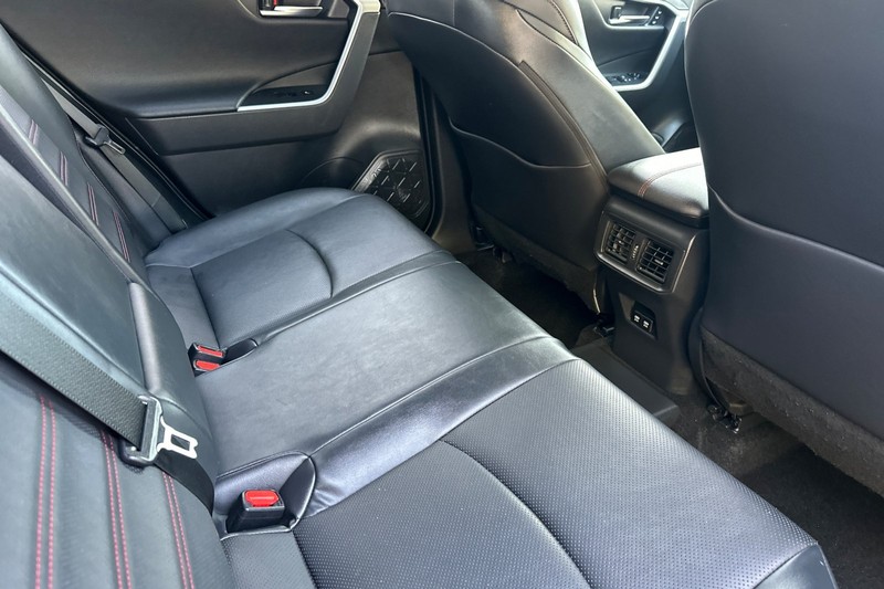 Toyota RAV4 Prime Vehicle Full-screen Gallery Image 18