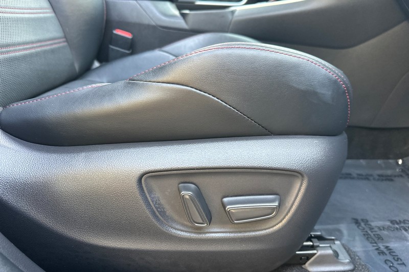 Toyota RAV4 Prime Vehicle Full-screen Gallery Image 23