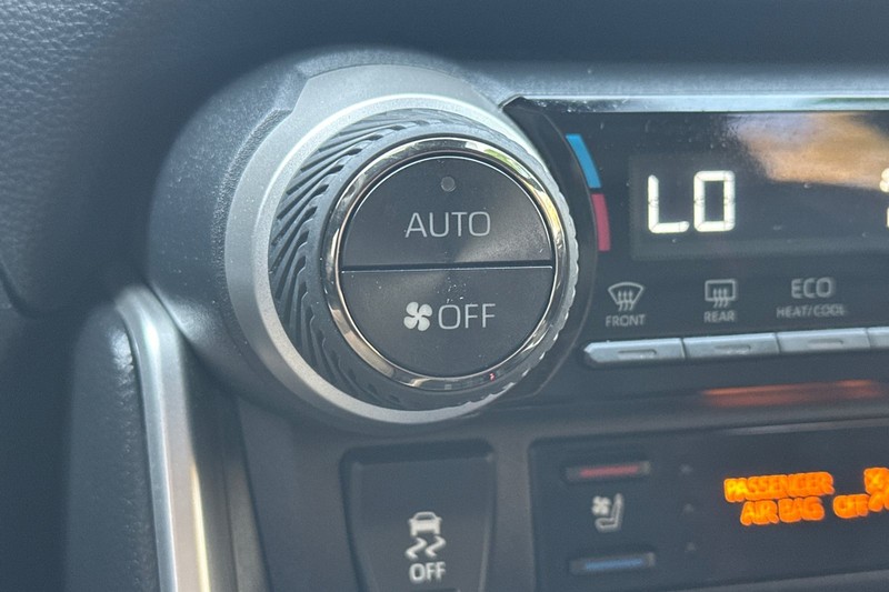 Toyota RAV4 Prime Vehicle Full-screen Gallery Image 29