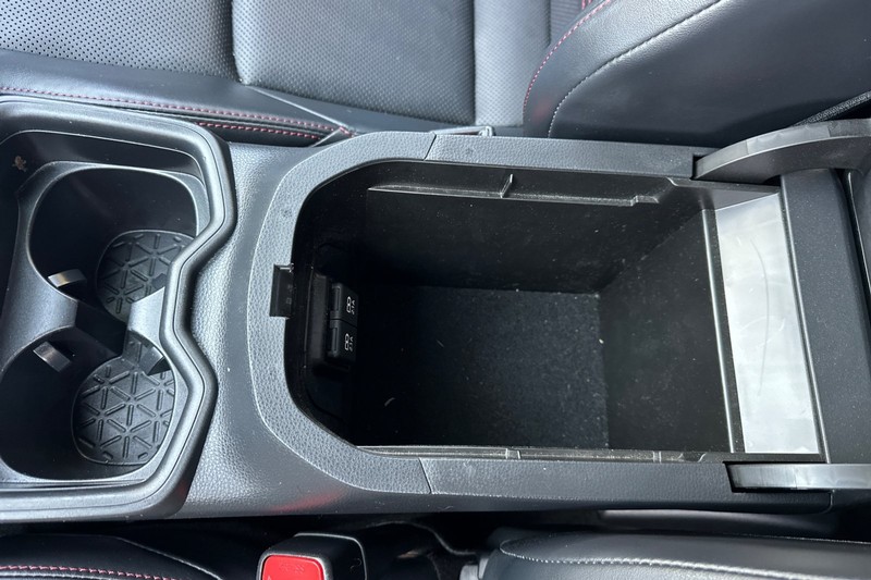 Toyota RAV4 Prime Vehicle Full-screen Gallery Image 33