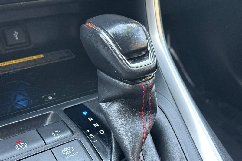 Toyota RAV4 Prime Vehicle Full-screen Gallery Image 34