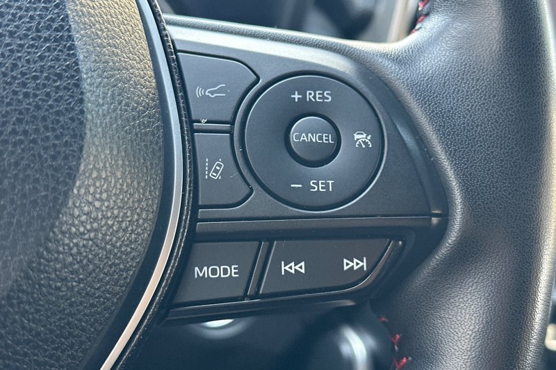 Toyota RAV4 Prime Vehicle Full-screen Gallery Image 39