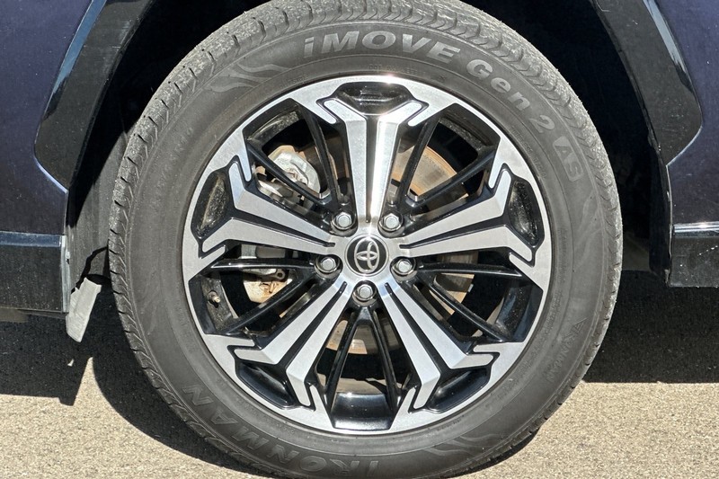 Toyota RAV4 Prime Vehicle Full-screen Gallery Image 46