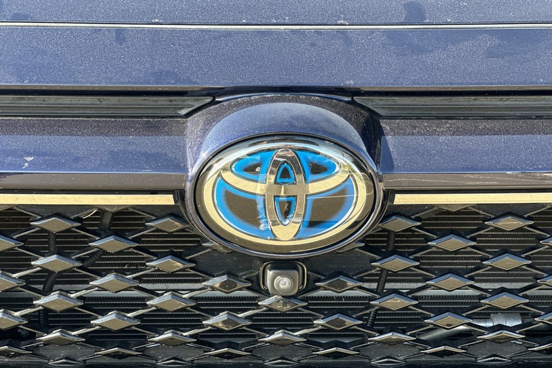 Toyota RAV4 Prime Vehicle Full-screen Gallery Image 48