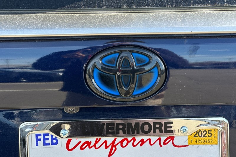 Toyota RAV4 Prime Vehicle Full-screen Gallery Image 50