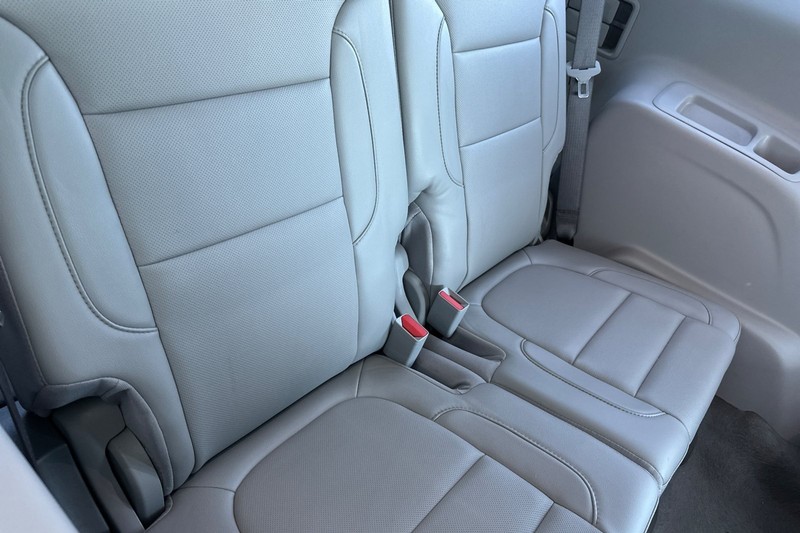 GMC Acadia Vehicle Full-screen Gallery Image 18