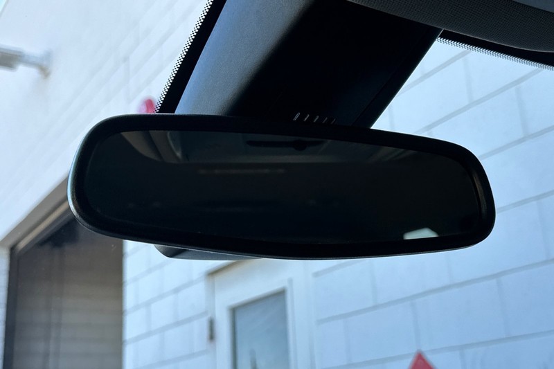 GMC Acadia Vehicle Full-screen Gallery Image 26