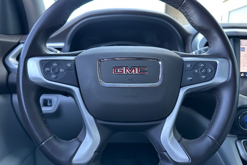 GMC Acadia Vehicle Full-screen Gallery Image 37