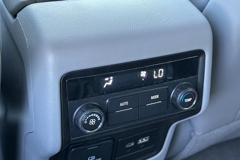 GMC Acadia Vehicle Full-screen Gallery Image 45