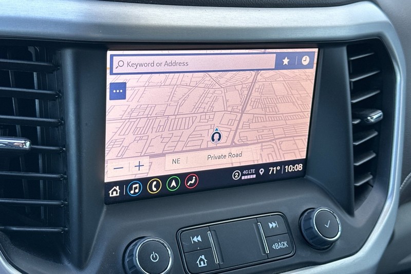 GMC Acadia Vehicle Full-screen Gallery Image 47