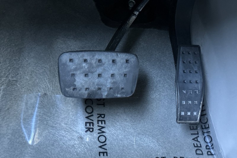 GMC Acadia Vehicle Full-screen Gallery Image 48