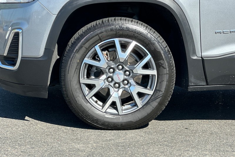 GMC Acadia Vehicle Full-screen Gallery Image 49