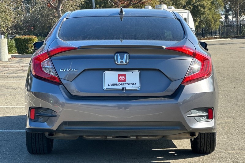 Honda Civic Sedan Vehicle Full-screen Gallery Image 05