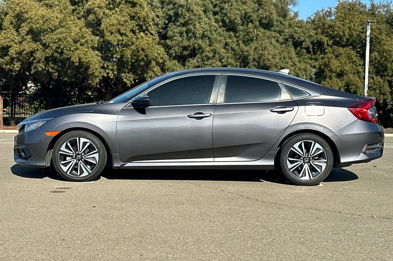 Honda Civic Sedan Vehicle Full-screen Gallery Image 07