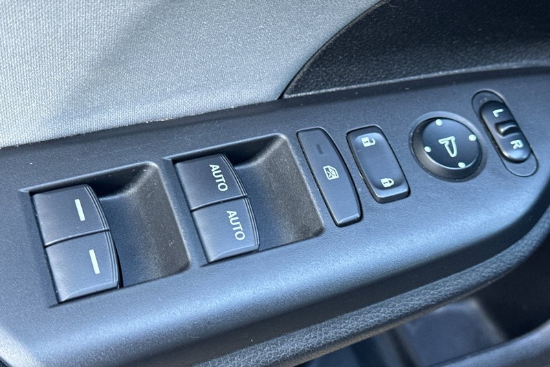 Honda Civic Sedan Vehicle Full-screen Gallery Image 12