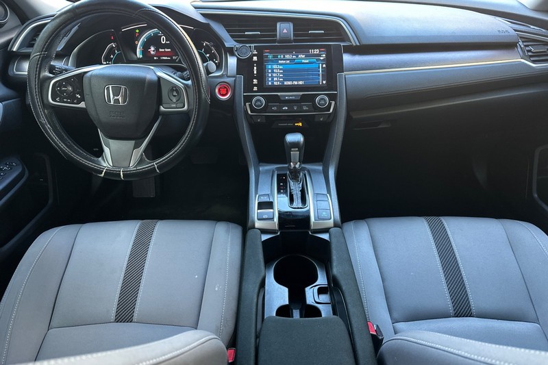 Honda Civic Sedan Vehicle Full-screen Gallery Image 15
