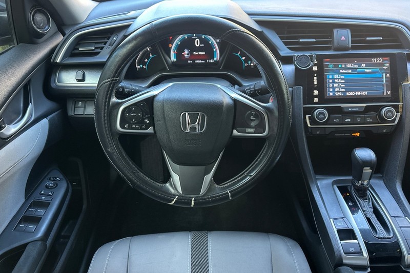 Honda Civic Sedan Vehicle Full-screen Gallery Image 16