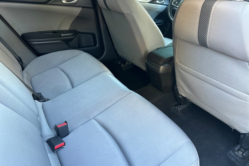 Honda Civic Sedan Vehicle Full-screen Gallery Image 17