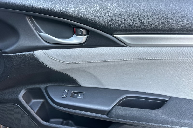 Honda Civic Sedan Vehicle Full-screen Gallery Image 20