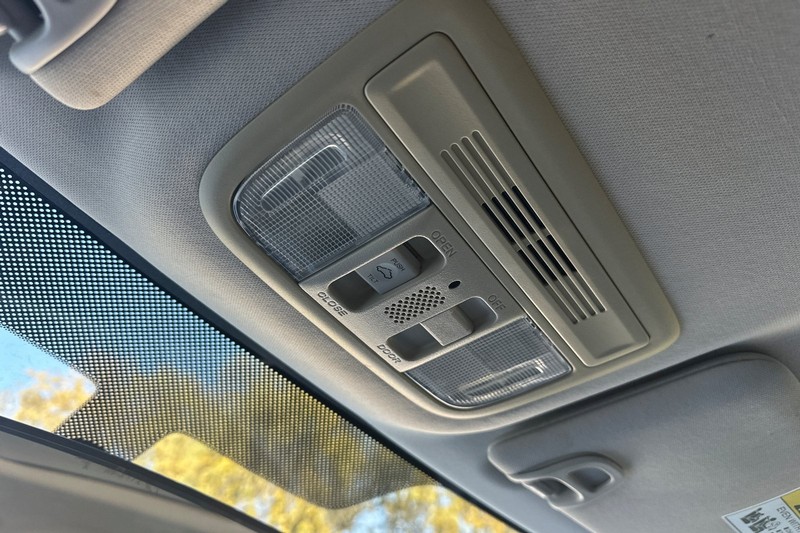 Honda Civic Sedan Vehicle Full-screen Gallery Image 23