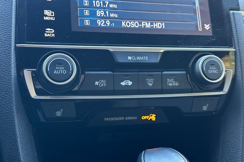 Honda Civic Sedan Vehicle Full-screen Gallery Image 27