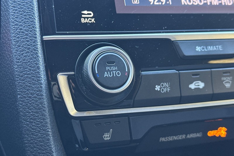 Honda Civic Sedan Vehicle Full-screen Gallery Image 28