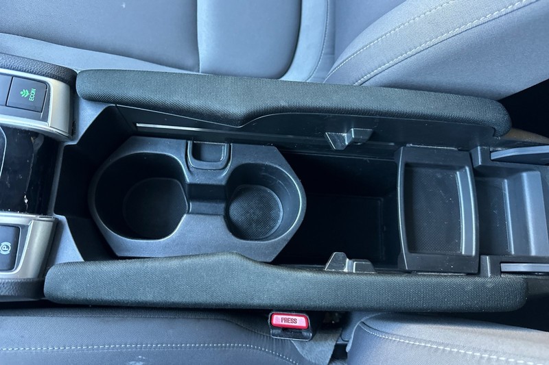 Honda Civic Sedan Vehicle Full-screen Gallery Image 31