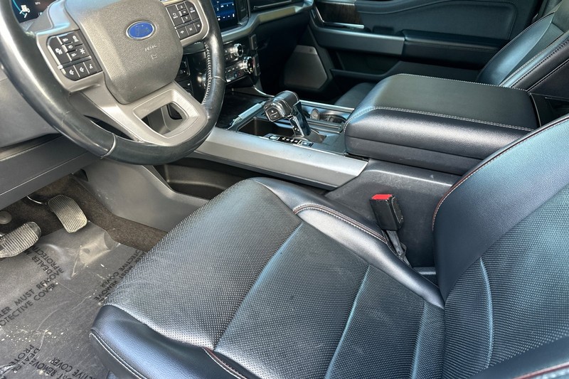 Ford F-150 Vehicle Full-screen Gallery Image 10