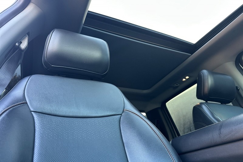 Ford F-150 Vehicle Full-screen Gallery Image 19