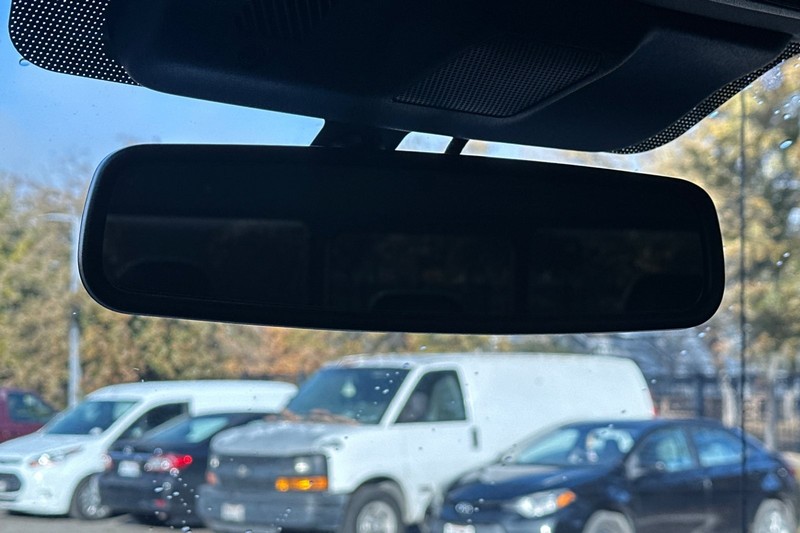 Ford F-150 Vehicle Full-screen Gallery Image 24