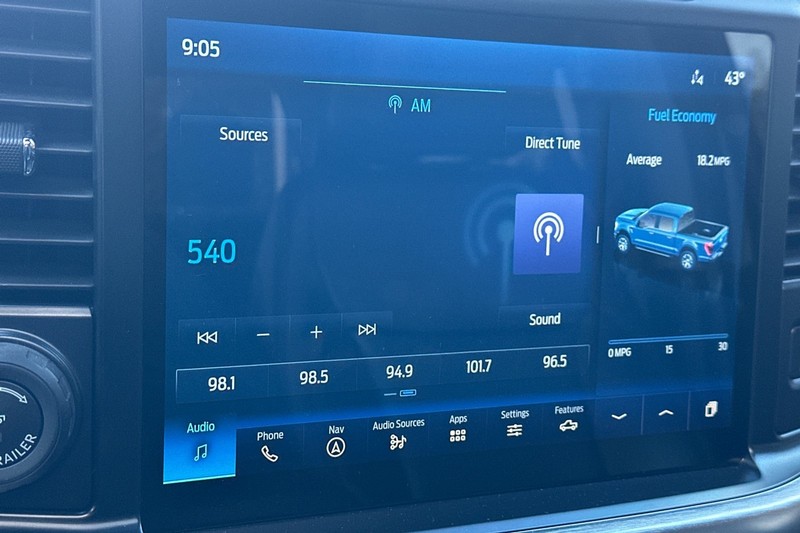 Ford F-150 Vehicle Full-screen Gallery Image 25