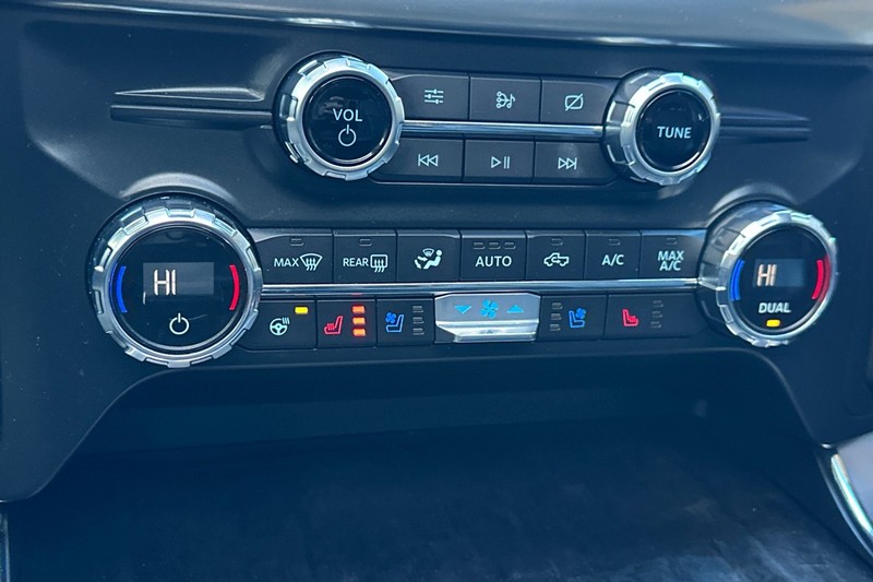 Ford F-150 Vehicle Full-screen Gallery Image 27