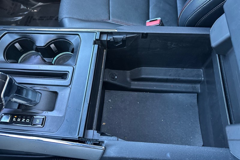 Ford F-150 Vehicle Full-screen Gallery Image 32