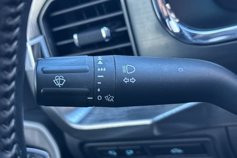 Ford F-150 Vehicle Full-screen Gallery Image 37