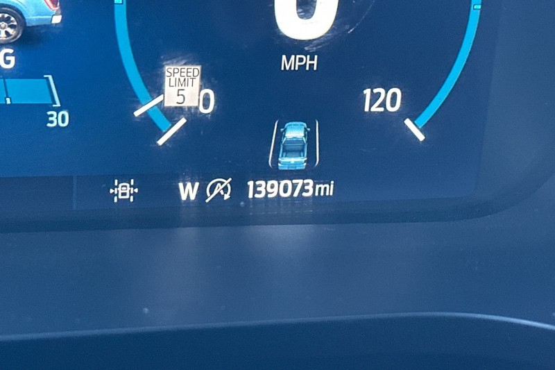 Ford F-150 Vehicle Full-screen Gallery Image 40